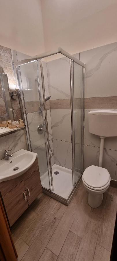 Keira House Napoli Hotell Eksteriør bilde
