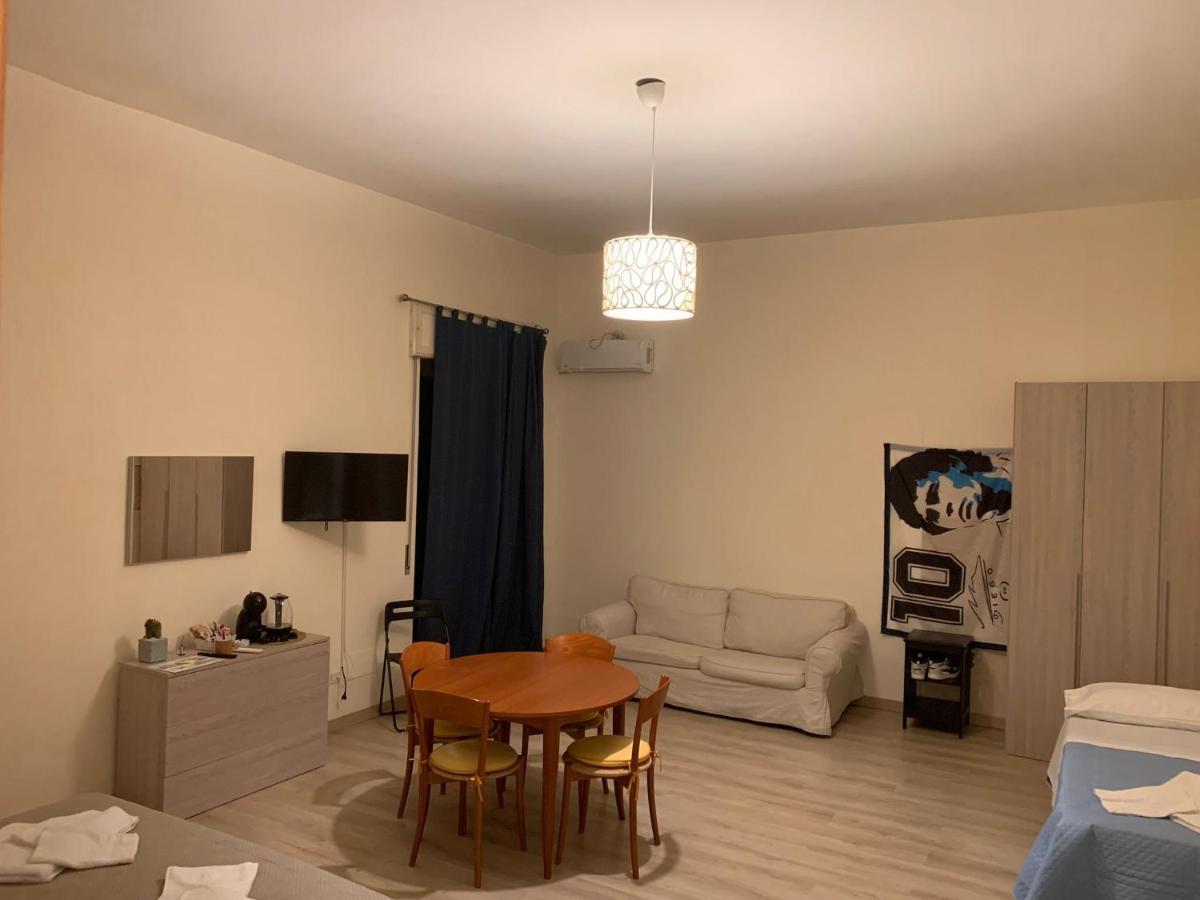 Keira House Napoli Hotell Eksteriør bilde